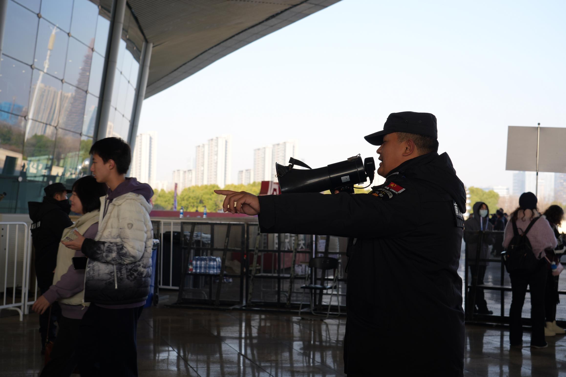 E:/25.12.10后 上傳網(wǎng)站留存/“安保鐵軍、硬核保障”2025系列報(bào)道四十一——乒超巔峰對決耀金陵 南京市保硬核護(hù)航筑平安/DSC06342.JPGDSC06342